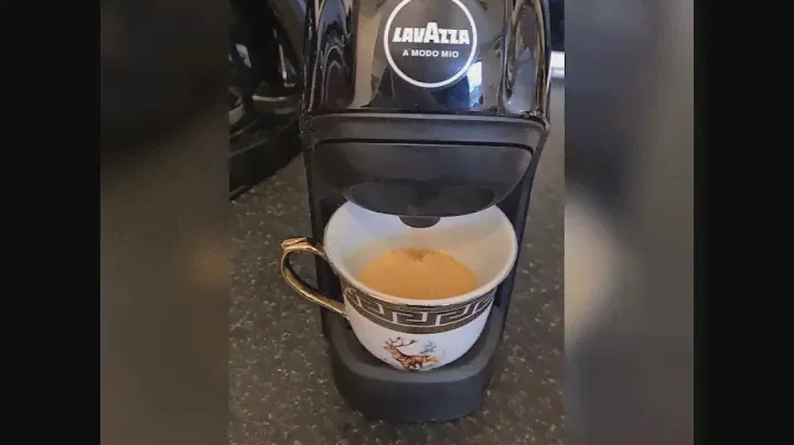 How to use LAVAZZA A MODO MIO... #coffee #lavazza #morningcoffee #coffemaker